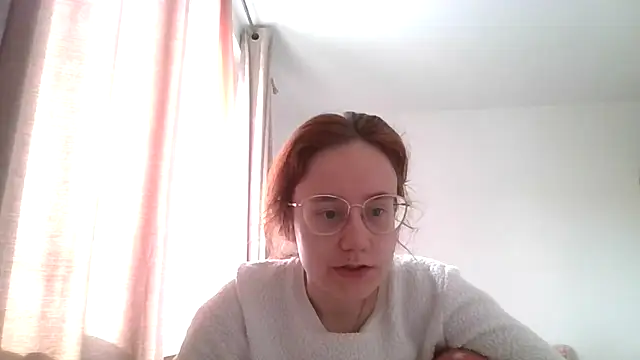 Snapshot of LuckySLove chatting on 05.15.26 LuckySLove online show from 05.15.26