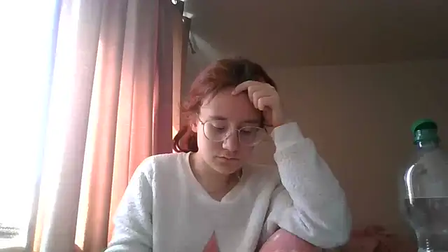 Snapshot of LuckySLove chatting on 05.25.26 LuckySLove online show from 05.25.26