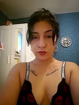 Snapshot of Evabruneta24 chatting on 10.14.25 Evabruneta24 online show from 10.14.25