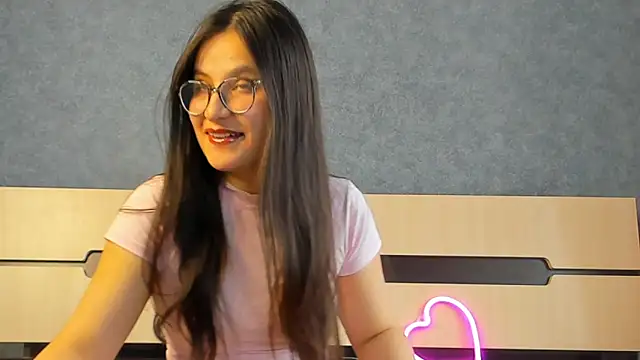 Diana moonnn online show from 10.19.25