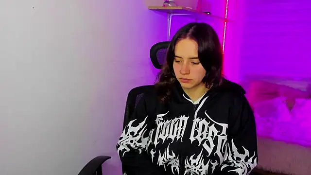 Emily Lindey online show from 11.30.25