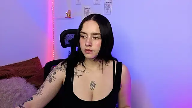 Emily Lindey online show from 02.08.26