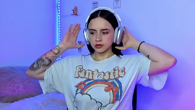 Emily Lindey online show from 02.13.26