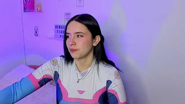 Emily Lindey online show from 03.17.26