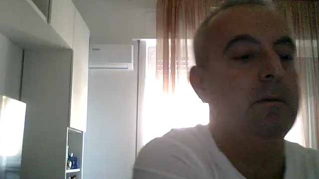 Snapshot of mirko1702 chatting on 10.22.25 mirko1702 online show from 10.22.25