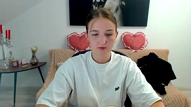 Snapshot of AnneWilsonn chatting on 06.19.26 AnneWilsonn online show from 06.19.26