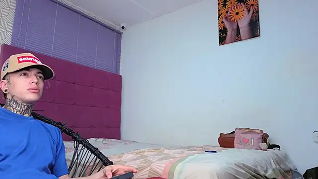 Snapshot of lily_and_wan chatting on 11.29.25 lily and wan online show from 11.29.25