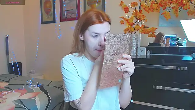 MeganNewCat online show from 12.21.25