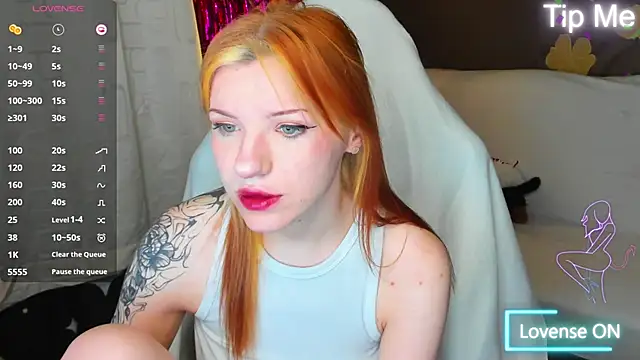 Snapshot of MeganNewCat chatting on 06.28.26 MeganNewCat online show from 06.28.26