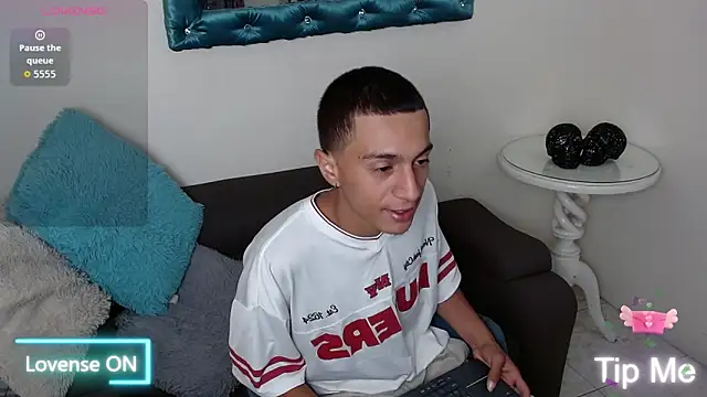 Mateocruz  online show from 10.15.25