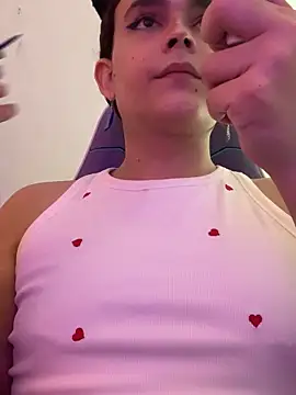 La-Gatiita-trans online show from 10.27.25