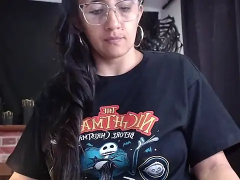 Lucyy Naugthy online show from 10.28.25