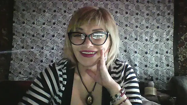 Lia Ray online show from 11.24.25