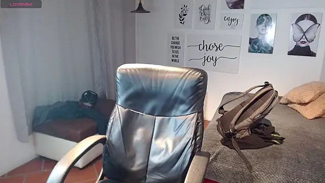 AmethystShadow17 online show from 11.26.25