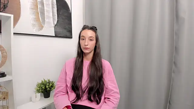 Snapshot of HayleySalahubdin chatting on 10.16.25 HayleySalahubdin online show from 10.16.25