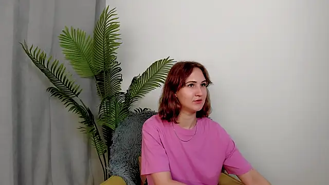 LeonidaMegill online show from 10.15.25