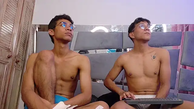 Desire4Duo online show from 11.22.25