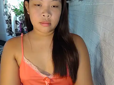 prettyoliviax online show from 10.17.25