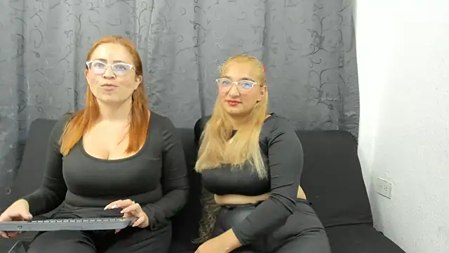 lesb milf online show from 02.10.25