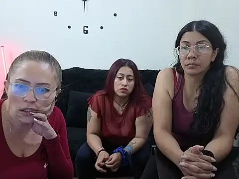 Snapshot of lesb_milf chatting on 05.08.26 lesb milf online show from 05.08.26