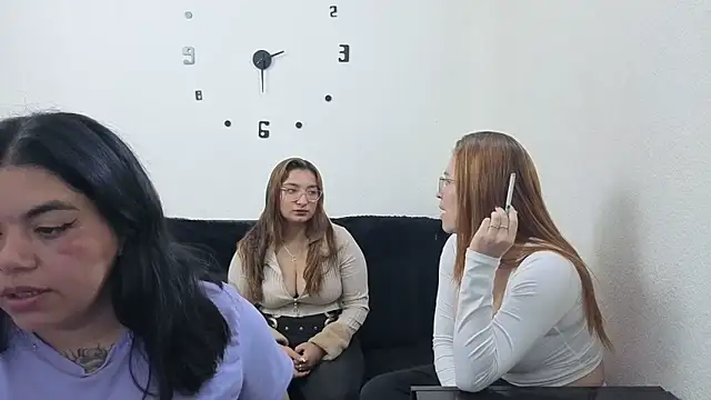 Snapshot of lesb_milf chatting on 05.10.26 lesb milf online show from 05.10.26