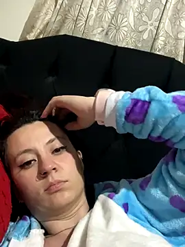 Snapshot of Zoe_fire chatting on 10.29.25 Zoe fire online show from 10.29.25