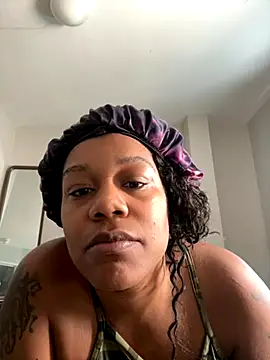 Snapshot of mzwaterpark211 chatting on 10.14.25 mzwaterpark211 online show from 10.14.25