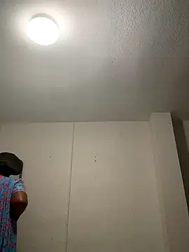 Snapshot of mzwaterpark211 chatting on 10.17.25 mzwaterpark211 online show from 10.17.25