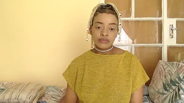 fifiqueen25 online show from 12.17.25