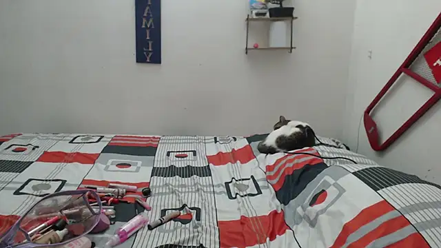 Lya Hall  online show from 02.19.26