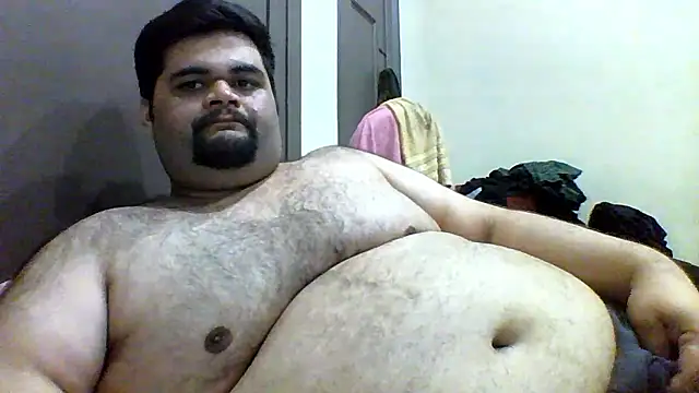 Snapshot of ShavenScope24 chatting on 01.12.26 ShavenScope24 online show from 01.12.26