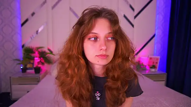 CuteeFoxy online show from 10.28.25