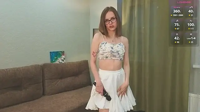 StephnieRecuparo online show from 10.18.25