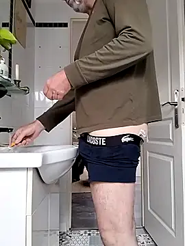 Snapshot of nicolaspgarnier chatting on 10.15.25 nicolaspgarnier online show from 10.15.25