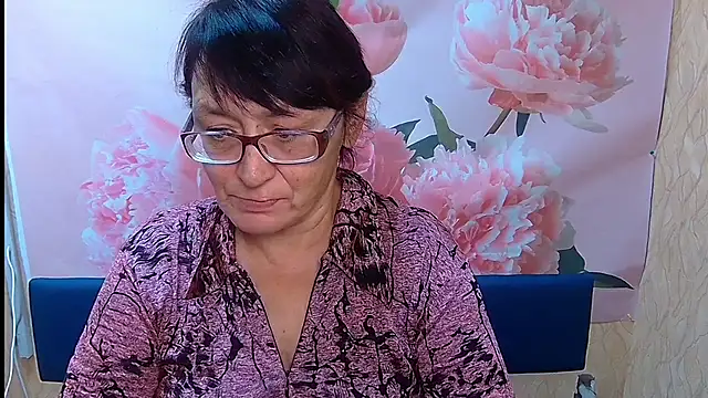 Snapshot of MeganSword chatting on 10.17.25 MeganSword online show from 10.17.25