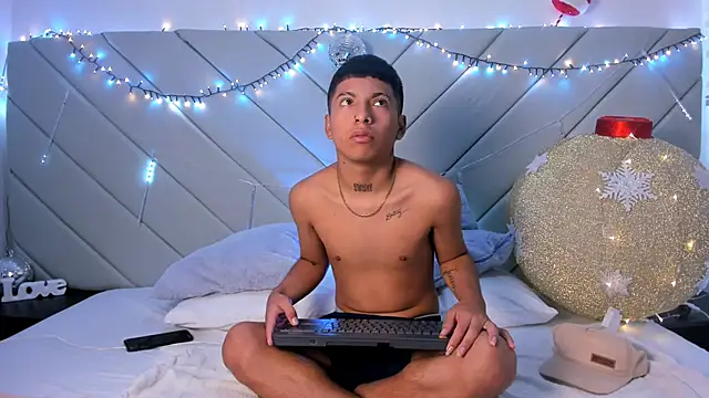 little kris1 online show from 11.25.25