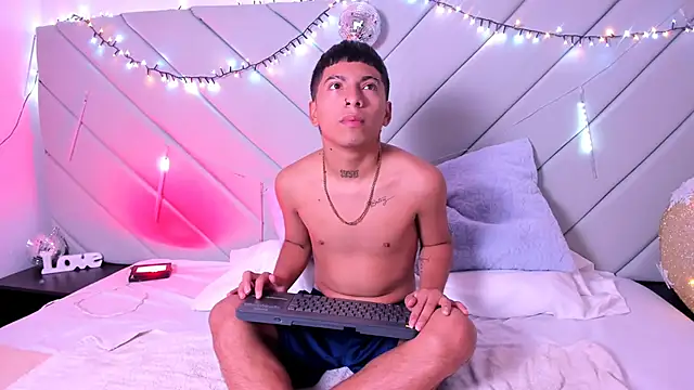 little kris1 online show from 12.03.25