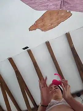 Snapshot of Olivia_18year_old chatting on 10.16.25 Olivia 18year old online show from 10.16.25