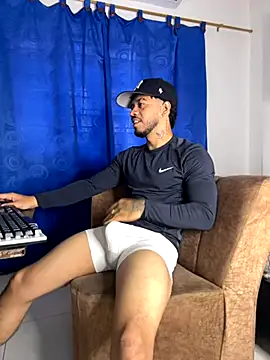 Kylian Alessandro online show from 10.31.25