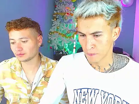 Snapshot of Latin_boysxxxx chatting on 11.06.25 Latin boysxxxx online show from 11.06.25