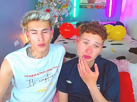 Snapshot of Latin_boysxxxx chatting on 11.12.25 Latin boysxxxx online show from 11.12.25