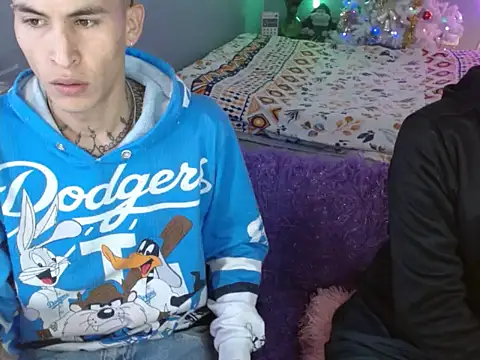 Snapshot of Latin_boysxxxx chatting on 11.30.25 Latin boysxxxx online show from 11.30.25