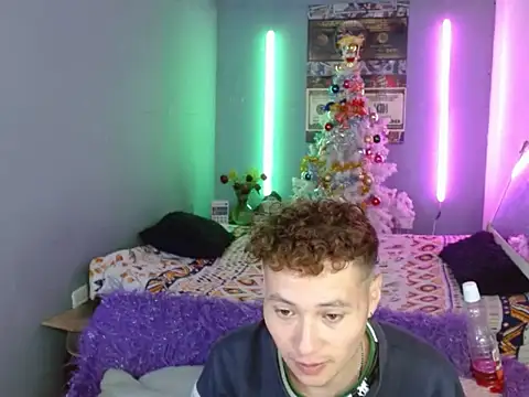 Snapshot of Latin_boysxxxx chatting on 11.30.25 Latin boysxxxx online show from 11.30.25