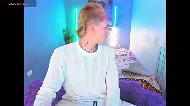 Snapshot of Latin_boysxxxx chatting on 03.10.26 Latin boysxxxx online show from 03.10.26