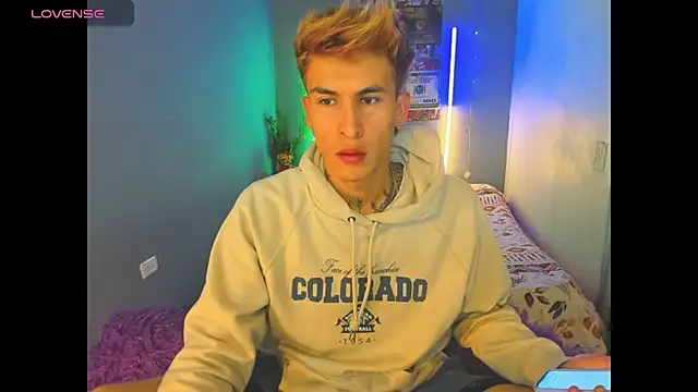 Snapshot of Latin_boysxxxx chatting on 03.12.26 Latin boysxxxx online show from 03.12.26