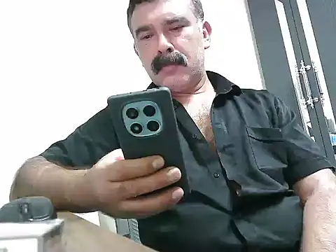 meroglu45 online show from 10.17.25
