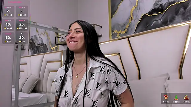 JuliethCruz  online show from 10.25.25