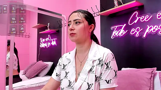 JuliethCruz  online show from 12.04.25