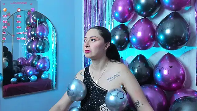 JuliethCruz  online show from 02.14.26