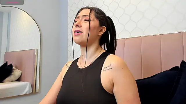 JuliethCruz  online show from 03.15.26